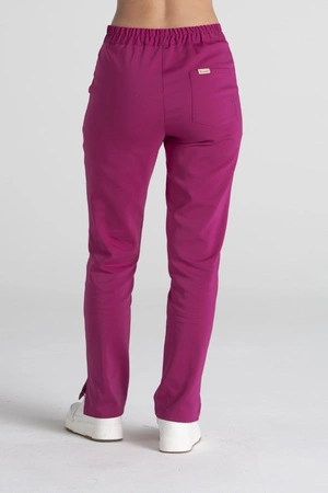 Eleganckie spodnie medyczne damskie z rozcięciem - Esther - Deep fuchsia - Kangoomed by Emily