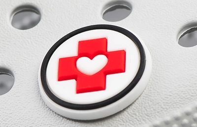 Crocs charm - Red cross with heart