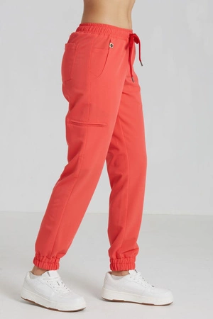 Spodnie medyczne joggery damskie - Merit - Coral