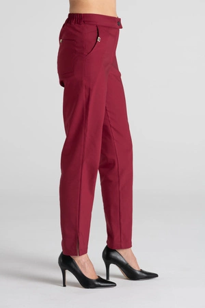 Eleganckie spodnie medyczne damskie z rozcięciem - Esther - Maroon - Kangoomed by Emily