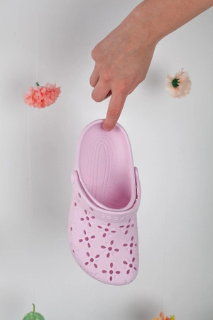 Crocs Classic Floral Cut-Out Clog - Pink milk