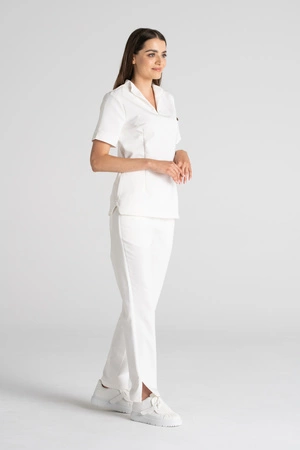 Elegancka bluza medyczna damska ze stójką May - Feather white - Kangoomed by Emily