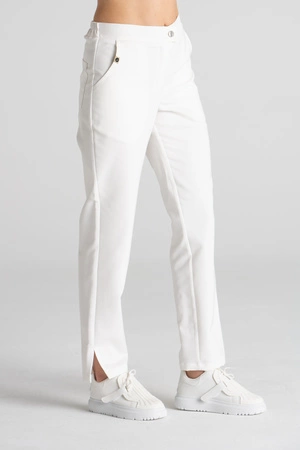 Eleganckie spodnie medyczne damskie z rozcięciem - Esther - Feather white - Kangoomed by Emily