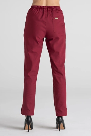 Eleganckie spodnie medyczne damskie z rozcięciem - Esther - Maroon - Kangoomed by Emily