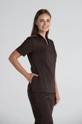 Elegancka bluza medyczna damska ze stójką May - Dark chocolate - Kangoomed by Emily