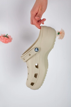 Crocs Womens Classic Platform Clog - Bone