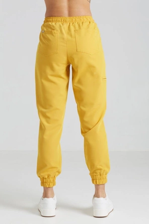 Spodnie medyczne joggery damskie - Merit - Golden hour