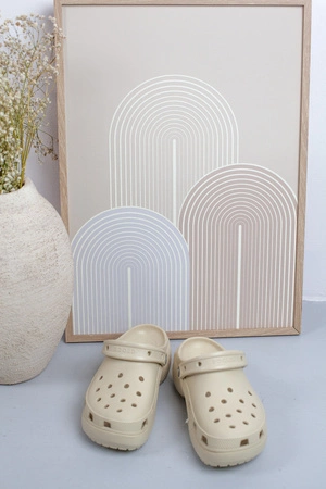 Crocs Womens Classic Platform Clog - Bone