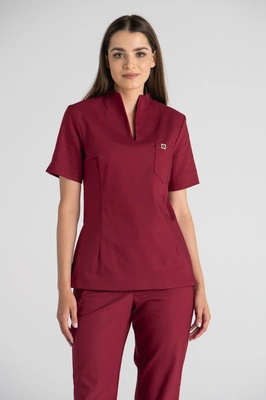 Elegancka bluza medyczna damska ze stójką May - Maroon - Kangoomed by Emily