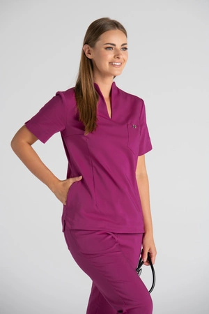 Elegancka bluza medyczna damska ze stójką May - Deep fuchsia - Kangoomed by Emily