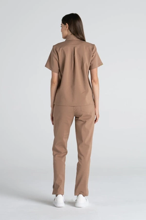 Eleganckie spodnie medyczne damskie z rozcięciem - Esther - Cinnamon - Kangoomed by Emily