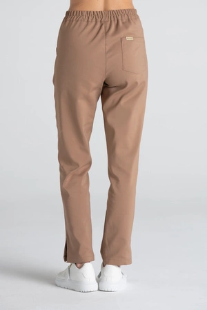 Eleganckie spodnie medyczne damskie z rozcięciem - Esther - Cinnamon - Kangoomed by Emily