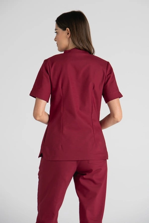 Elegancka bluza medyczna damska ze stójką May - Maroon - Kangoomed by Emily