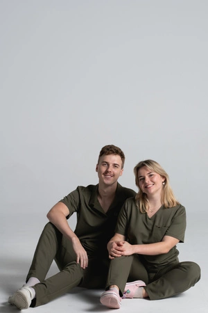 Bluza medyczna męska typu polo - Hipokrates - Tuscan moss - KangooSoft Premium