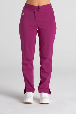Eleganckie spodnie medyczne damskie z rozcięciem - Esther - Deep fuchsia - Kangoomed by Emily