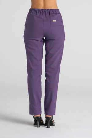Eleganckie spodnie medyczne damskie z rozcięciem - Esther - Amethyst - Kangoomed by Emily